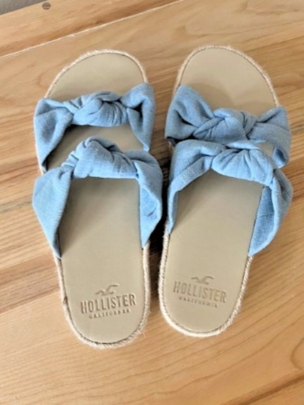 Hollister Blue Knot Sandals Women’s Size 7/8 – Casual Summer Slide Flats
